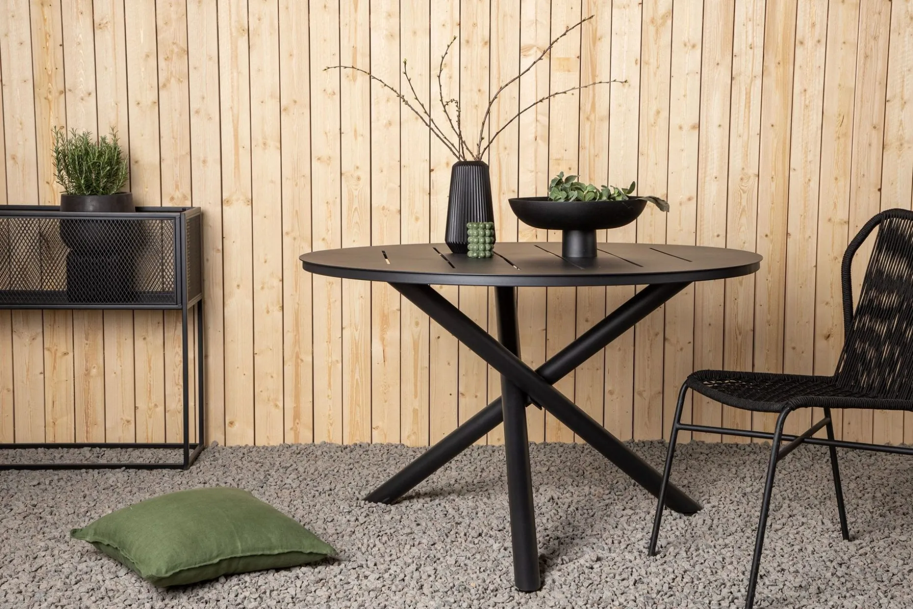 Alma Matbord Utomhus Rund 120 cm Svart