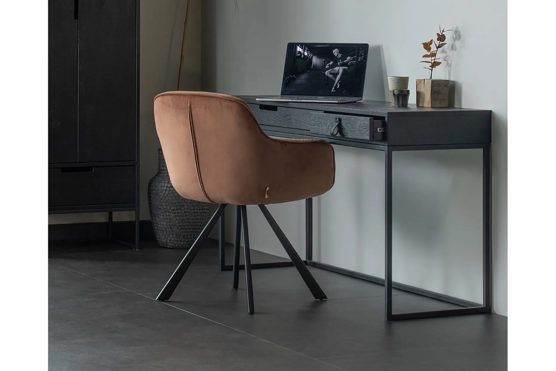 Atila Skrivbord 140 cm med Förvaring Lådor