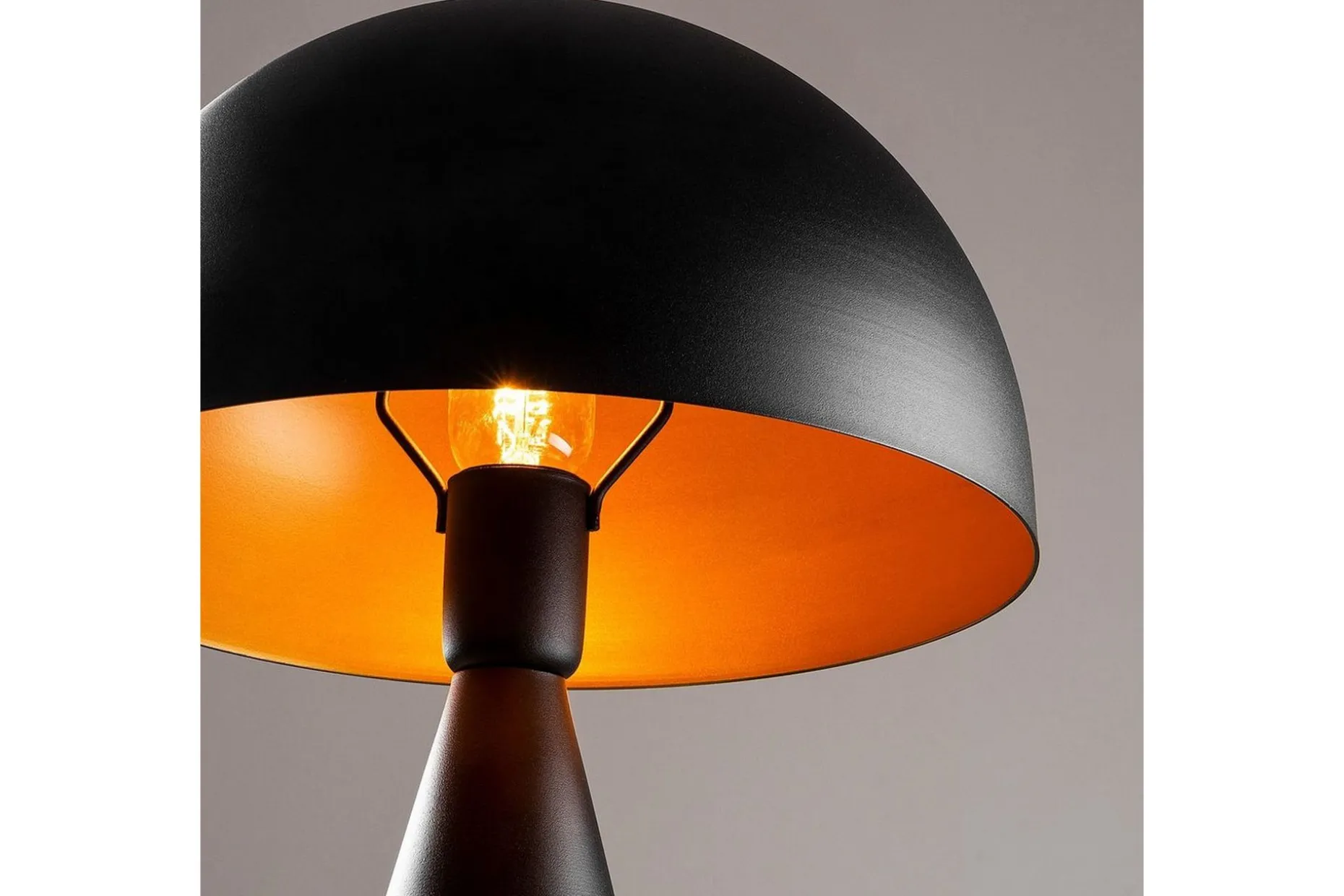 Bordslampa Chichela Svart
