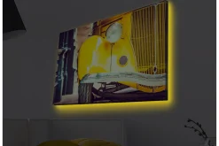 Canvastavla med LED-belysning - Klassisk gul bil med retrodesign