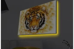 Canvastavla med LED-belysning - Tigerhuvud med intensivt uttryck