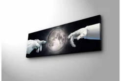 Canvastavla med LED-belysning - Astronauthänder som sträcker sig mot månen