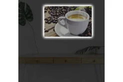 Canvastavla med LED-belysning - Kopp med nybryggt kaffe omgiven av kaffebönor