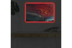 Canvastavla med LED-belysning - Dramatiskt vulkanutbrott med intensiva färger på himlen