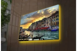 Canvastavla med LED-belysning - Vacker vy över en venetiansk kanal vid solnedgången