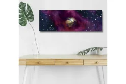 Canvastavla med LED-belysning - Jorden omgiven av en stjärnklar rymd med färgglada nebulosor