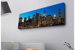 Canvastavla med LED-belysning - Stadssilhuett av New York i skymning