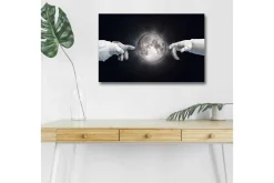 Canvastavla med LED-belysning - Astronauthänder som sträcker sig mot månen