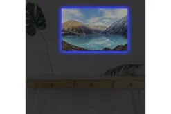 Canvastavla med LED-belysning - Storslagen fjällsjö med spegelblanka vattenytor