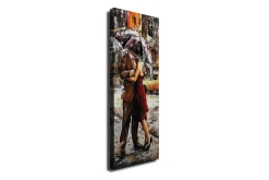 Canvastavla 30x80 cm - Romantisk dans under ett paraply i regnet