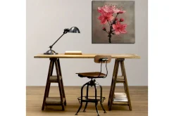 Canvastavla 45x45 cm - Rosa blommor med knoppar på en grå bakgrund