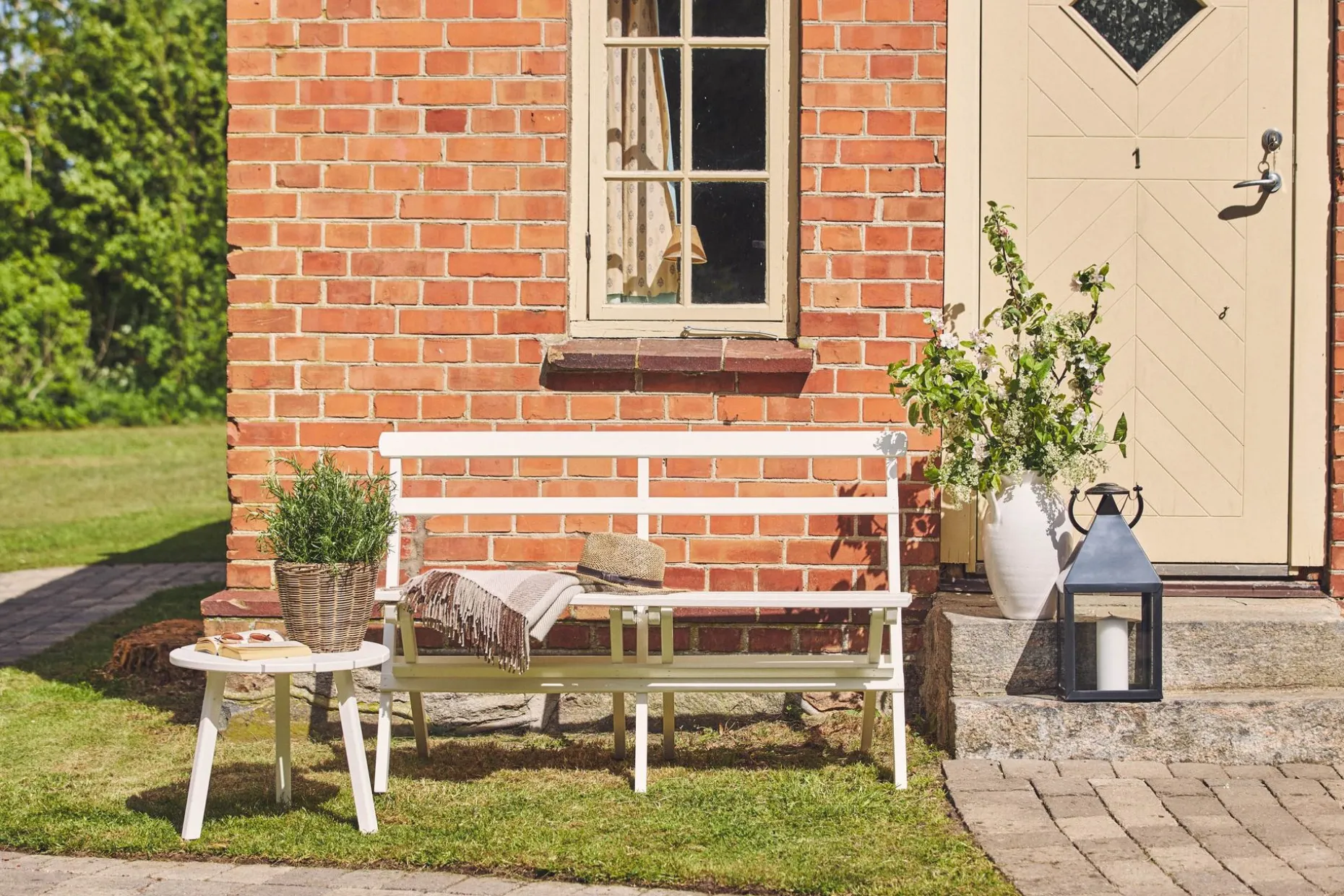 Hillerstorp Torpet Utesoffa 2-sits Vit