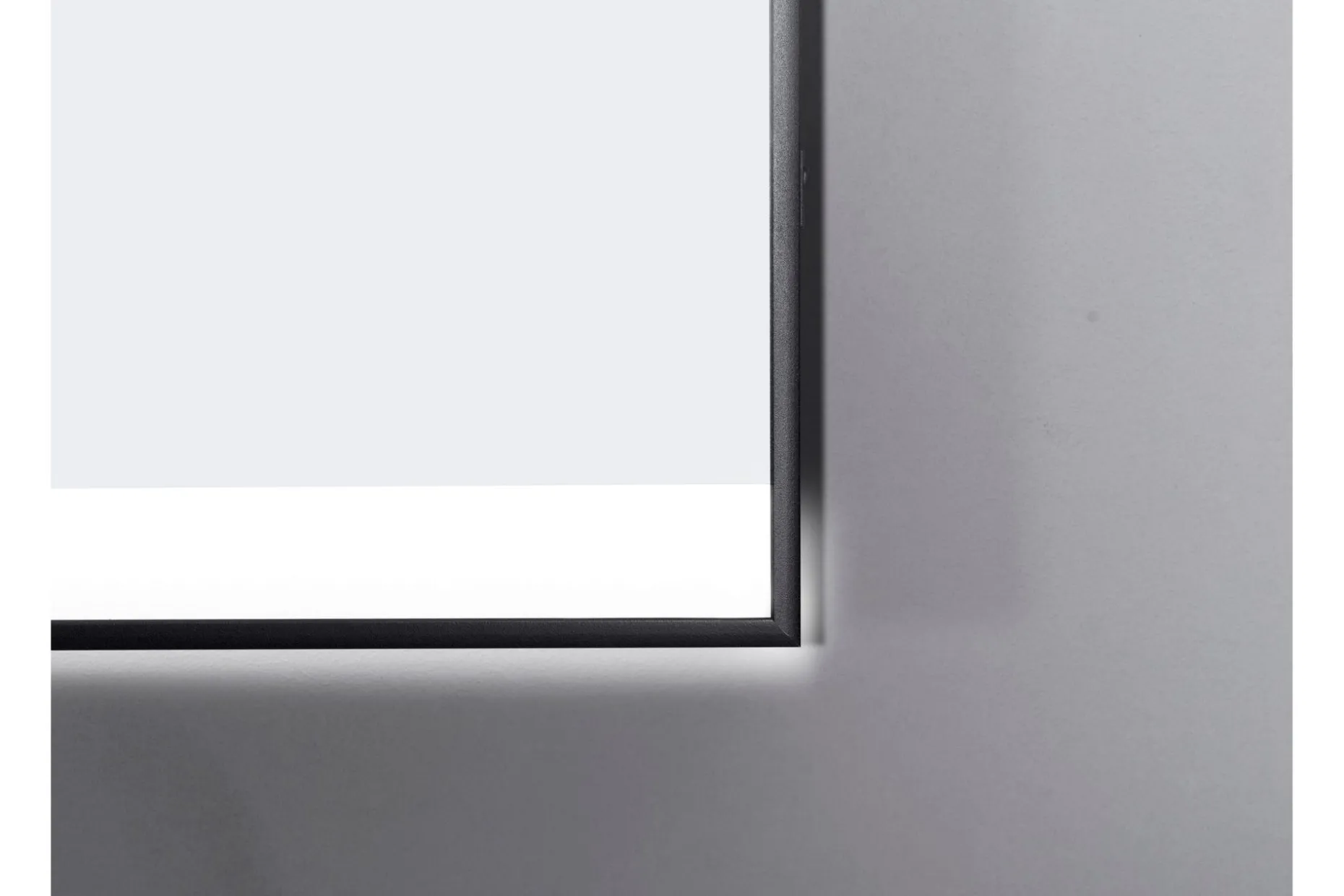 Knutby Badrumsspegel 120x70 cm LED-belysning