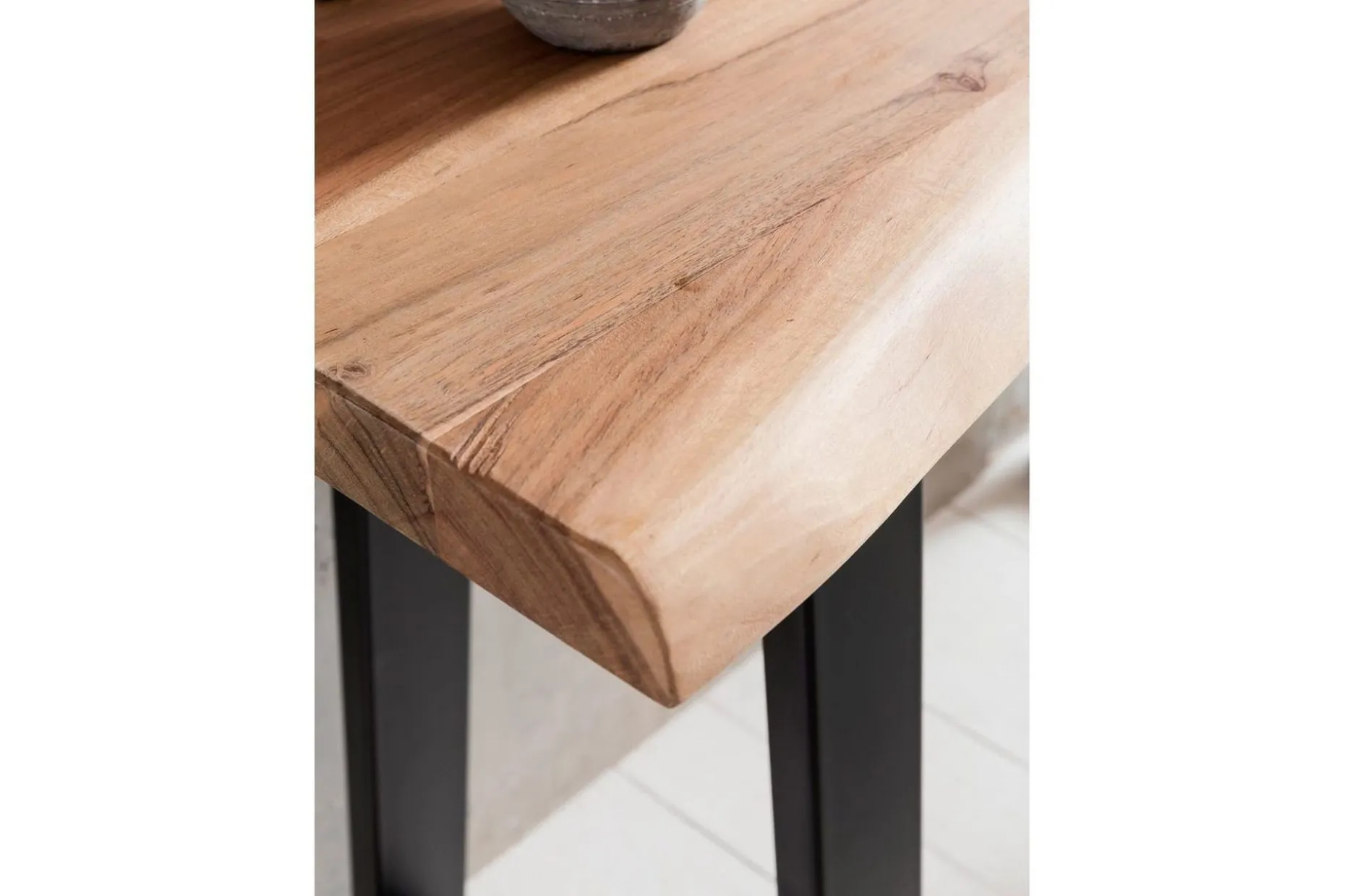 Konsolbord Wohnling Gaya massivt trä lantlig stil med träd kant