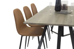 Malvina Matgrupp med 6 Pontus Stol