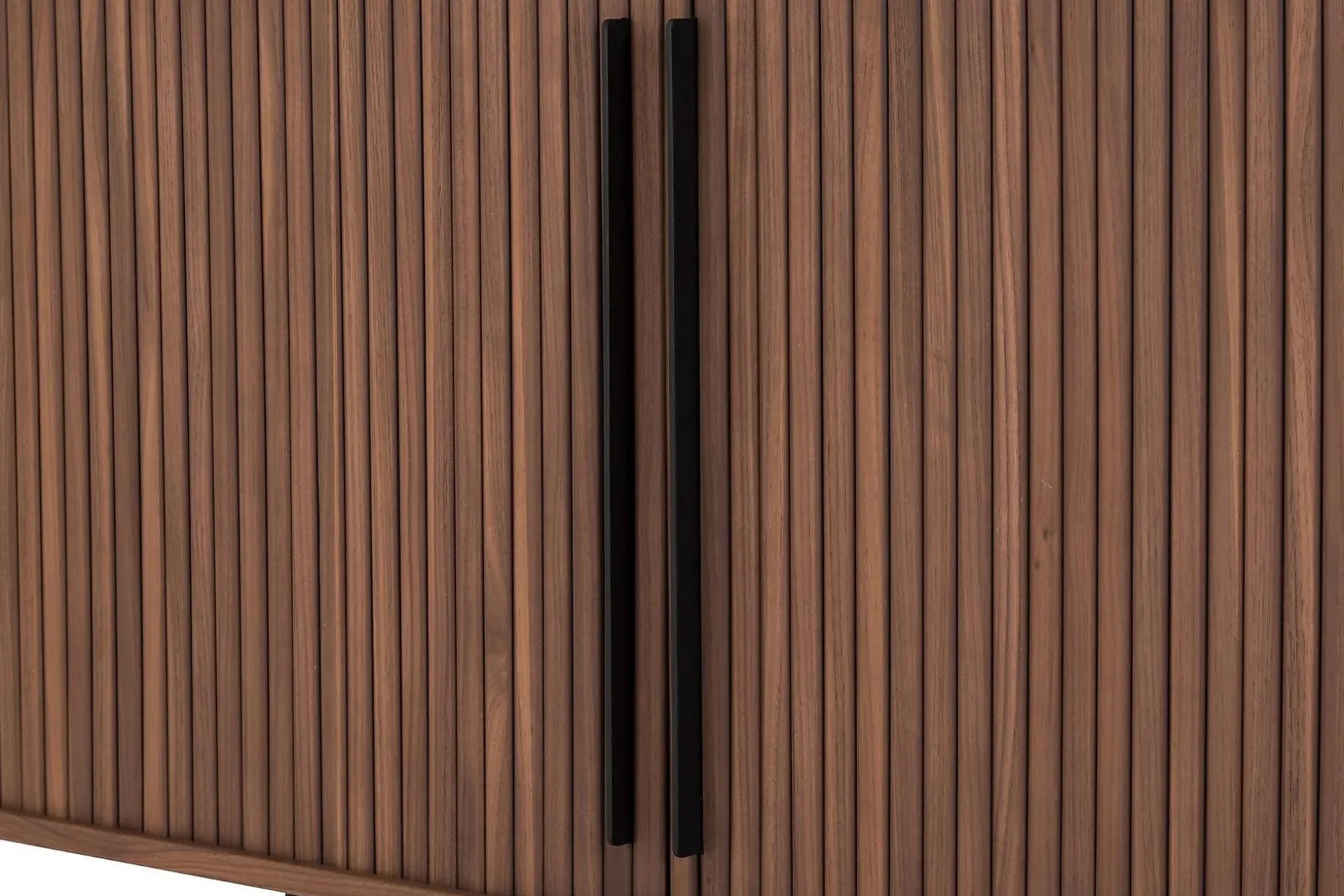 Noira Smalt Sideboard Ribbad Valnöt 150x45 cm