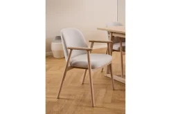 Reciclar Matstol i Bouclé med armstöd i ek trä