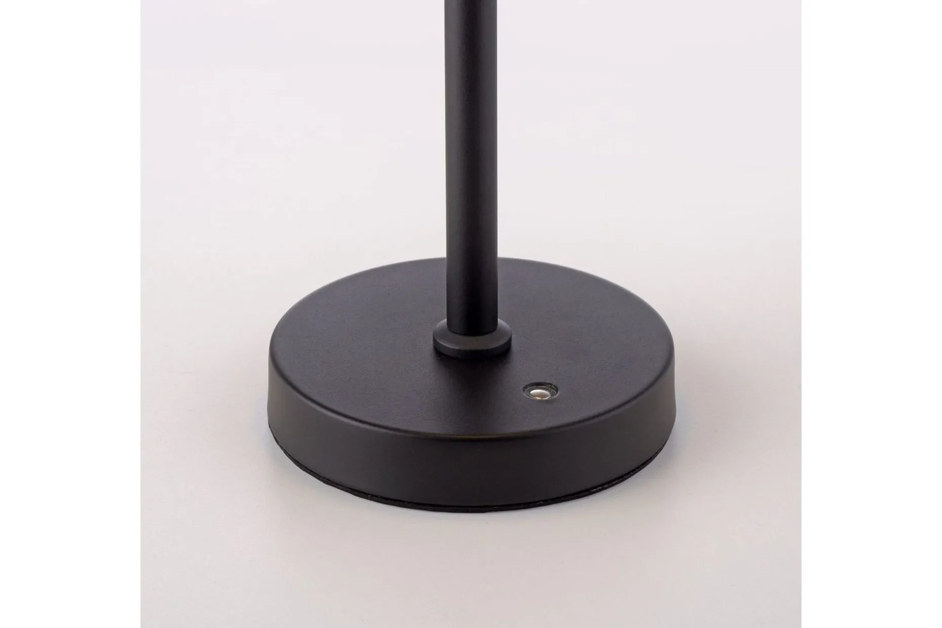 Rika Paul Neuhaus Bordslampa
