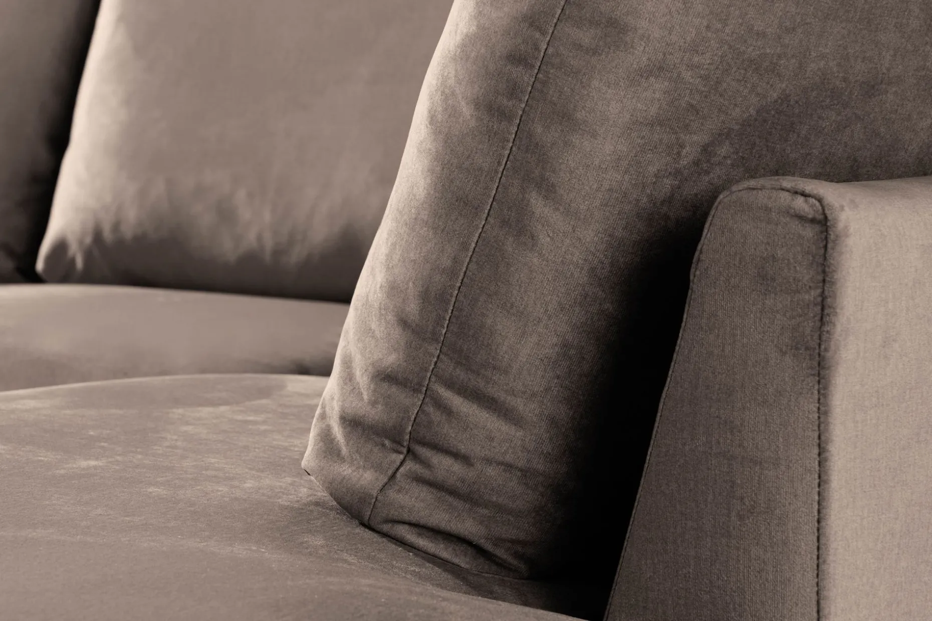 Trend 4-sits Högervänd U-formad Soffa med Divan och Schäslong i Sammet