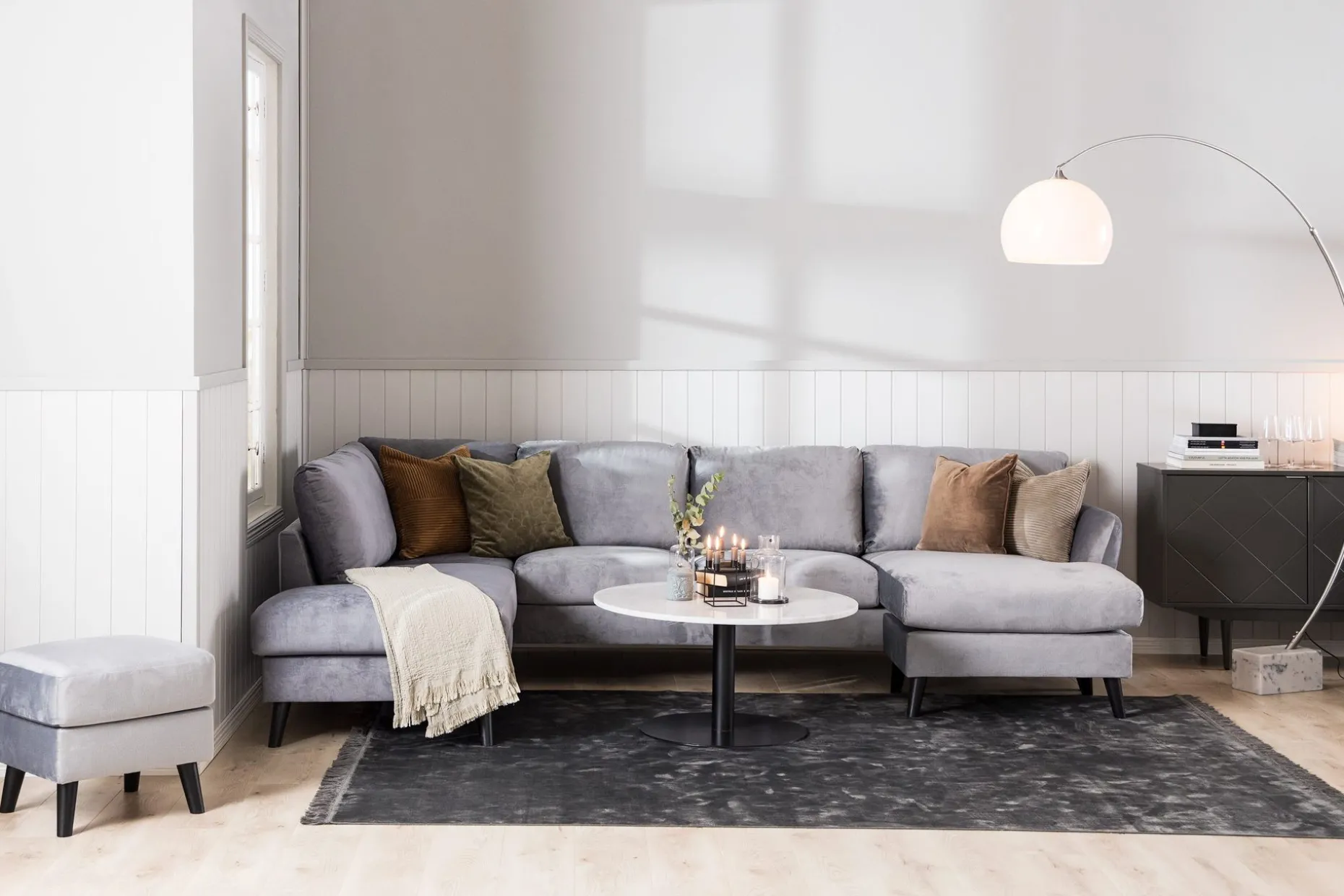 Trend 4-sits Vänstervänd L-formad Schäslongsoffa i Sammet