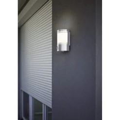 Utvändig vägglampa Cerno med sensor