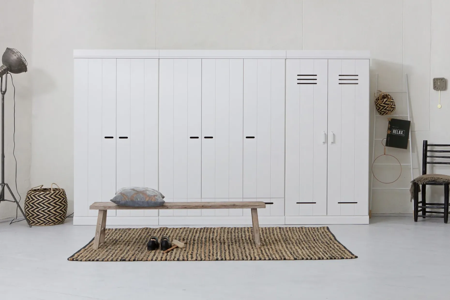 Varius Garderob 140 cm 3 Dörrar 3 Lådor